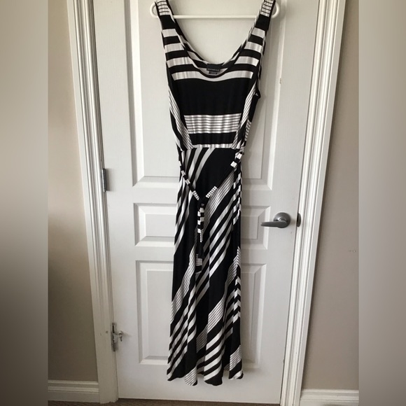 Plus Size Additionelle Maxi Dress - Picture 1 of 4